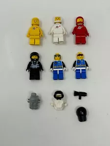 6 Vintage Lego Figuren Classic Space Blacktron Aquazone & Zubehör - Bild 1 von 2