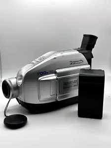 Panasonic PV-L354D videocamera VHS-C nero argento 700x zoom digitale display 2,0" - Foto 1 di 9