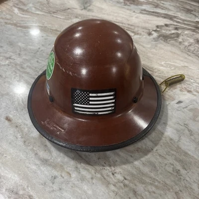 Sombrero duro de ala completa de resina reforzada con fibra LIFT Safety DAX con suspensión de trinquete Foto 1 de 4