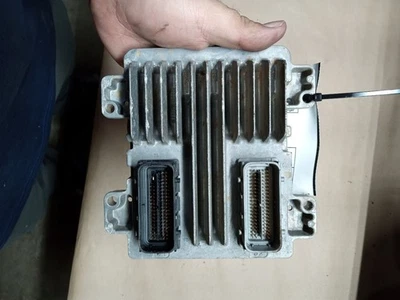 Módulo de control electrónico ECM del motor compatible con 09-10 AVALANCHE 1500 1327304 Foto 1 de 4