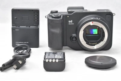 Sigma SD Quattro Mirrorless Digital Compact Camera Black - Image 1 of 4