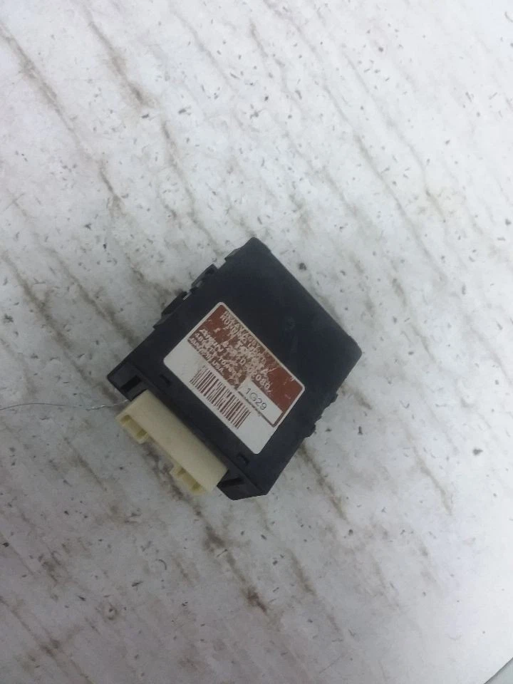 Модуль управления ходовыми огнями 2011 Toyota Matrix 82810-02080 - Изображение 1 из 4