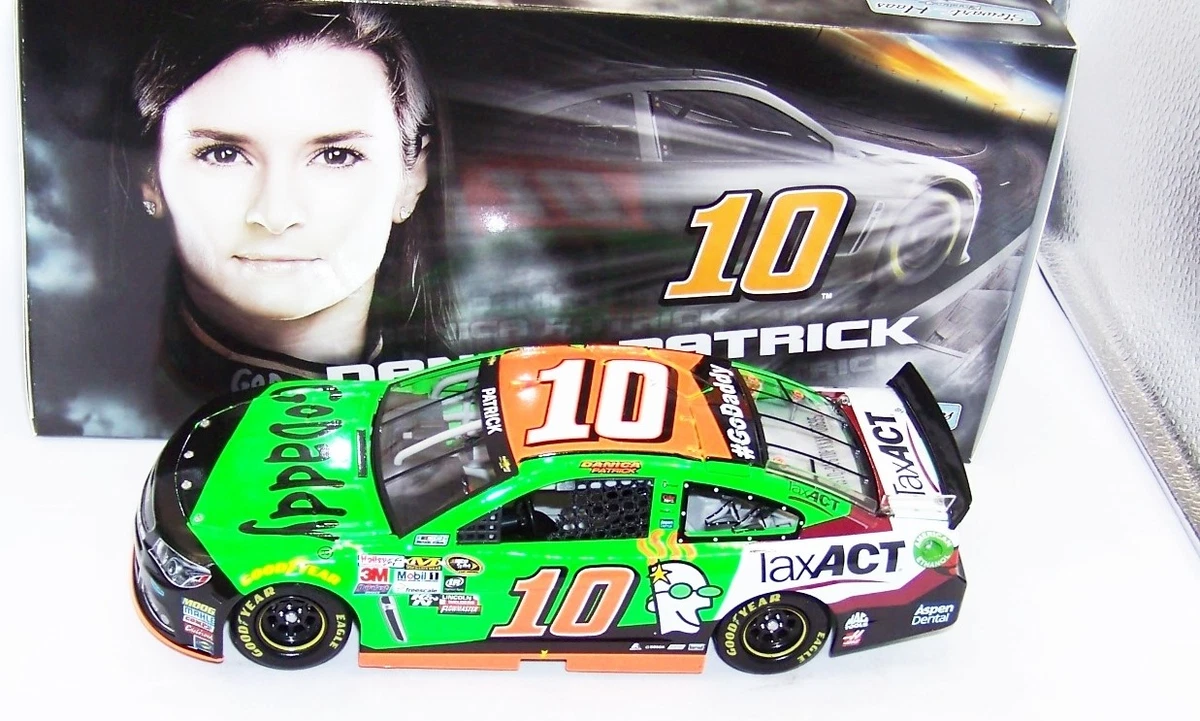Danica Patrick NASCAR GoDaddy ミニカー 2015年 2015 Danica Patrick NASCAR Diecast Racing Cars for sale | eBay