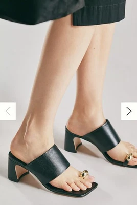 Anthropologie Toe-Ring Block-Heel Mules EU40 US 9.5-10 Negro y Dorado Foto 1 de 4