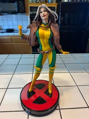 Sideshow Collectibles Marvel Rogue Premium Format Exclusive - Image 1 of 4