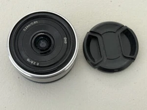 Obiettivo Sony attacco E 16mm F2.8 - Foto 1 di 6