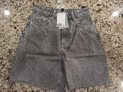 Bermudas para mujer H&M cintura alta gris lavado talla US 0 Foto 1 de 4