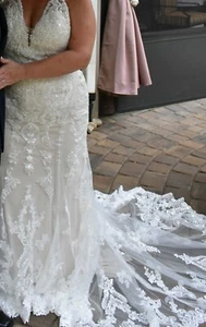 Wedding Dress, size 18, used - Picture 1 of 3