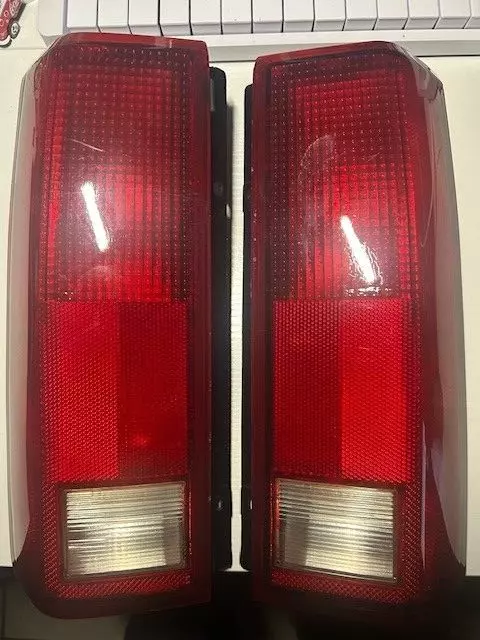 Luces traseras para Chevrolet Astro GMC Safari 1985-2005 conductor y pasajero. Foto 1 de 1