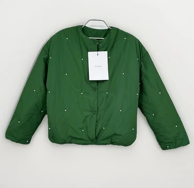 Chaqueta acolchada para dormir en verde con detalles de perlas talla S-M de gran tamaño frontal a presión Foto 1 de 4