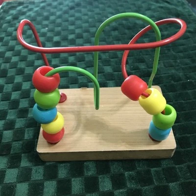 "Laberinto de cuentas de madera pequeño 4,5 x 3 x 4,5"" juguete de actividad sensorial motor fino" Foto 1 de 2