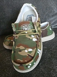 Hey Dude Youth Wally Camo Size 3 Shoes Slip-On BRAND NEW - Picture 1 of 12