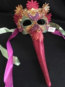 MÁSCARA LARGA MARDI GRAS DE COLECCIÓN KATHERINE RETIRADA ROJA Y DORADA DE NUEVO - Imagen 1 de 9