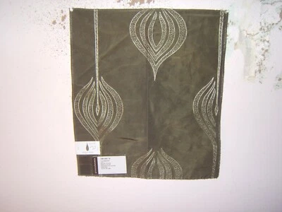 Lee Jofa Groundworks, Tulip Embroidery, 16" W X 18" L, Various Colors Available - Image 1 of 2