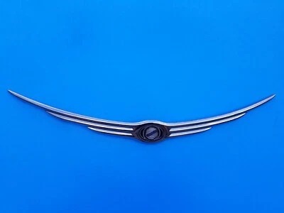 06 07 08 09 10 CHRYSLER PT CRUISER CAPÓ DELANTERO EMBLEMA INSIGNIA SÍMBOLO FABRICANTE DE EQUIPOS ORIGINALES (2010) Foto 1 de 4