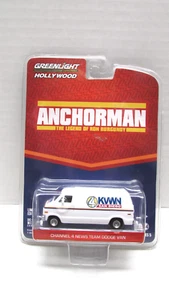 NEW Greenlight Hollywood Anchorma Channel 4 News Team DODGE VAN 1:64 - Series #5 - Picture 1 of 2