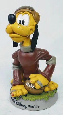 Walt Disney World Bobble Head Pluto jogando futebol 7 1/2" cachorro pesado - Imagem 1 de 4