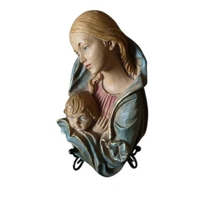 Escultura de pared de resina de la Virgen y el Niño hecha en Italia vintage 6" colores apagados - Imagen 1 de 2