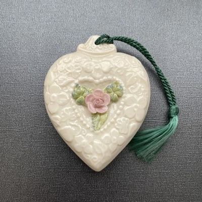 Belleek - Adorno floral en forma de corazón - #2422 - Retirado, vintage Foto 1 de 4