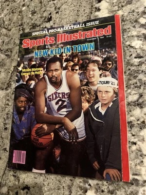 Quiosco de la NBA Sports Illustrated Pro Basketball Issue 1982 Moses Malone sin etiqueta Foto 1 de 2