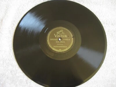 DAVE ROSE and HIS ORCHESTRA: "OUR WALTZ / HOLIDAY FOR STRINGS" 78 RPM VICTOR Foto 1 de 4