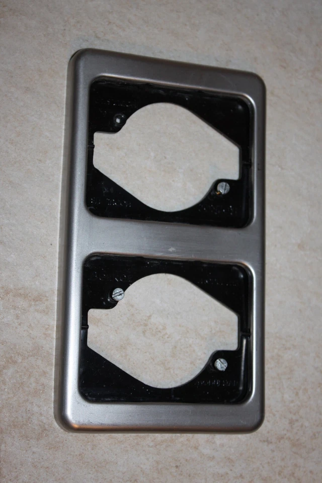 Berker Modul MB / STAR Edelstahl 2-fach Rahmen senkrecht - Bild 1 von 1