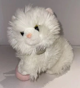 Aurora Miyoni Tots White Persian Cat With Pink Yarn Ball - Picture 1 of 8