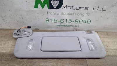 Chevrolet Tahoe 2017-2019 lado izquierdo del conductor parasol OEM 15804773 Foto 1 de 4