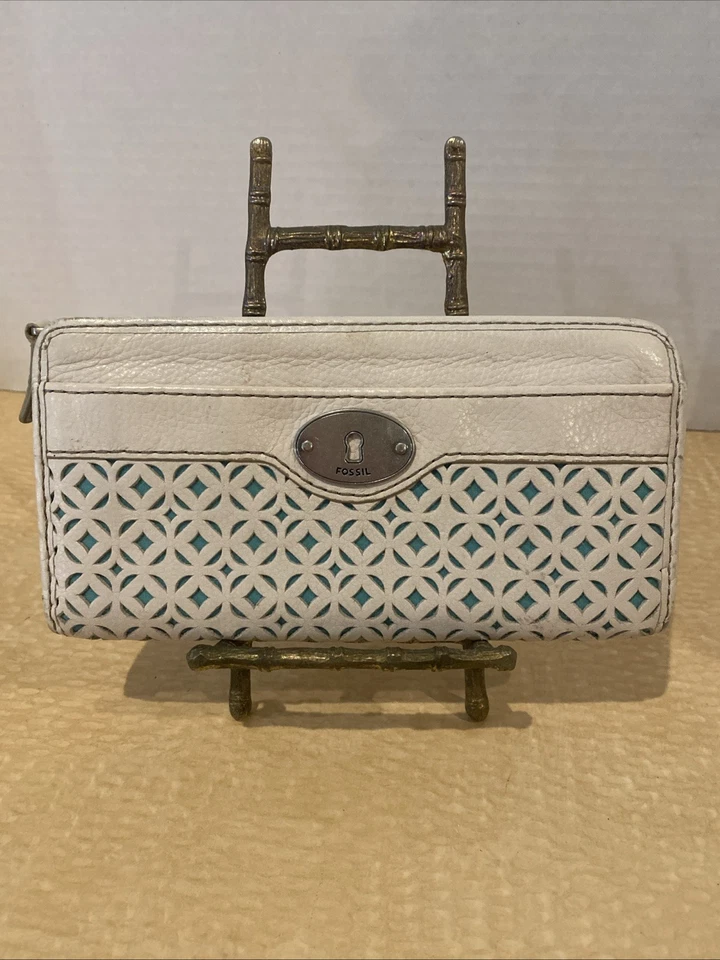 Cartera Fossil Maddox Crema Con Cuero Recortado Azul De Colección 2 Tonos Cremallera Alrededor Foto 1 de 4