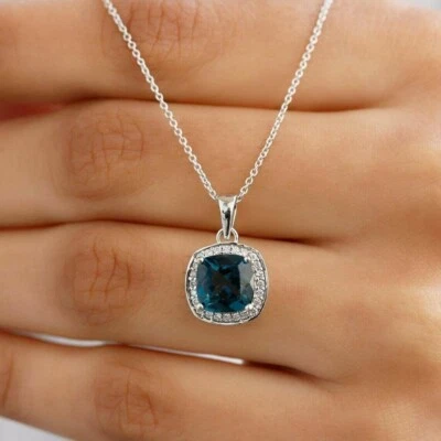 2Ct Cushion Cut Lab-Created London Blue Topaz Halo Pendant 14K White Gold Plated Foto 1 de 4