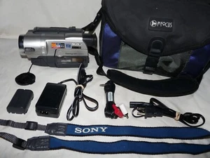 Videocamera Sony CCD-TRV108 HI8 8mm Video8 lettore videoregistratore trasferimento video - Foto 1 di 6