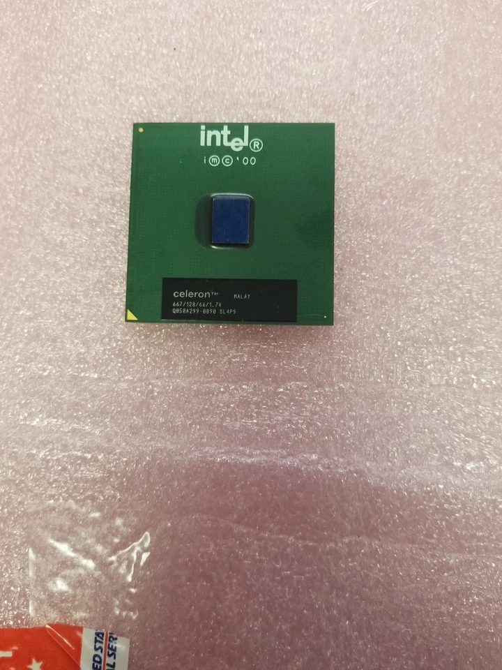 Intel CELERON  SL4P9 667Mhz/128KB/66MHz Socket 370 CPU - Image 1 of 1