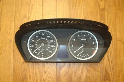 Cuadro de instrumentos velocímetro BMW E60 E61 2007 serie 5 530Xi OEM 62.119135251 Foto 1 de 4