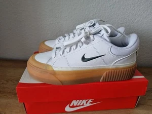 NIKE Sneaker in Gr. 38 Neu! Ladenpreis 84,99 €! - Bild 1 von 7
