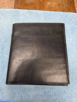 Cartera plegable Bosca Napa Vitello de cuero italiano negra 12 bolsillos, 4,5" x 4,5" Foto 1 de 4