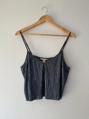 Camiseta sin mangas Victoria’s Secret gris metálico plisada cami talla L brillante fiesta club Y2K Foto 1 de 4