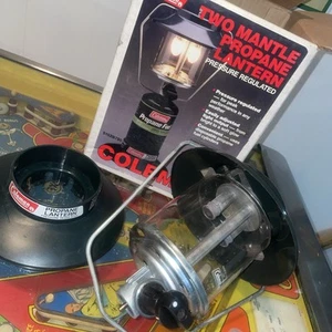 Coleman 5152B700 Lantern 2  Mantle Used W Box Works No Mantle Covers - Picture 1 of 10