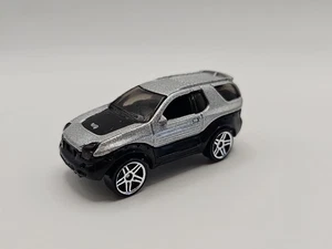 1997-2001 ISUZU VEHICROSS SUV 1:64 SCALE HotWheel COLLECTIBLE  DIECAST MODEL CAR - Picture 1 of 11