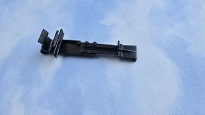 Skoda Original Halter für Scheinwerferwaschschlauch – OEM 3B0 955 846 NEU - Bild 1 von 3