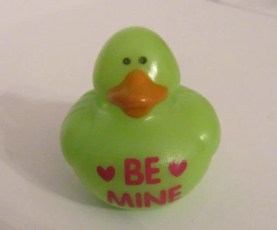 NUEVO PATO DE GOMA TEMÁTICO DÍA DE SAN VALENTÍN 2" ~~ VERDE CON "SER MÍO" Foto 1 de 3