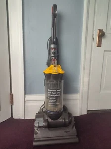 Dyson DC33 Upright Bagless Cyclone Vacuum Yellow/Gray - Tested And Working!!! - Picture 1 of 2