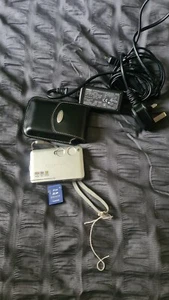 Nikon Coolpix S3 6.0MP Digital Camera With Charger, Silver - Tested - Picture 1 of 5