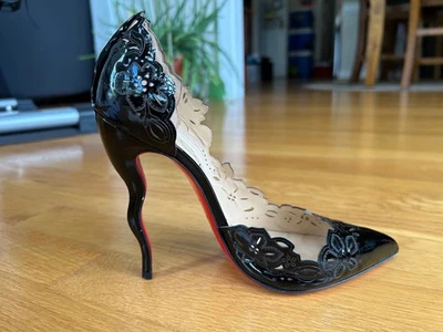 Zapatos de salón CHRISTIAN LOUBOUTIN Beloved 120 charol negro floral D'orsay IT38 buen estado Foto 1 de 4