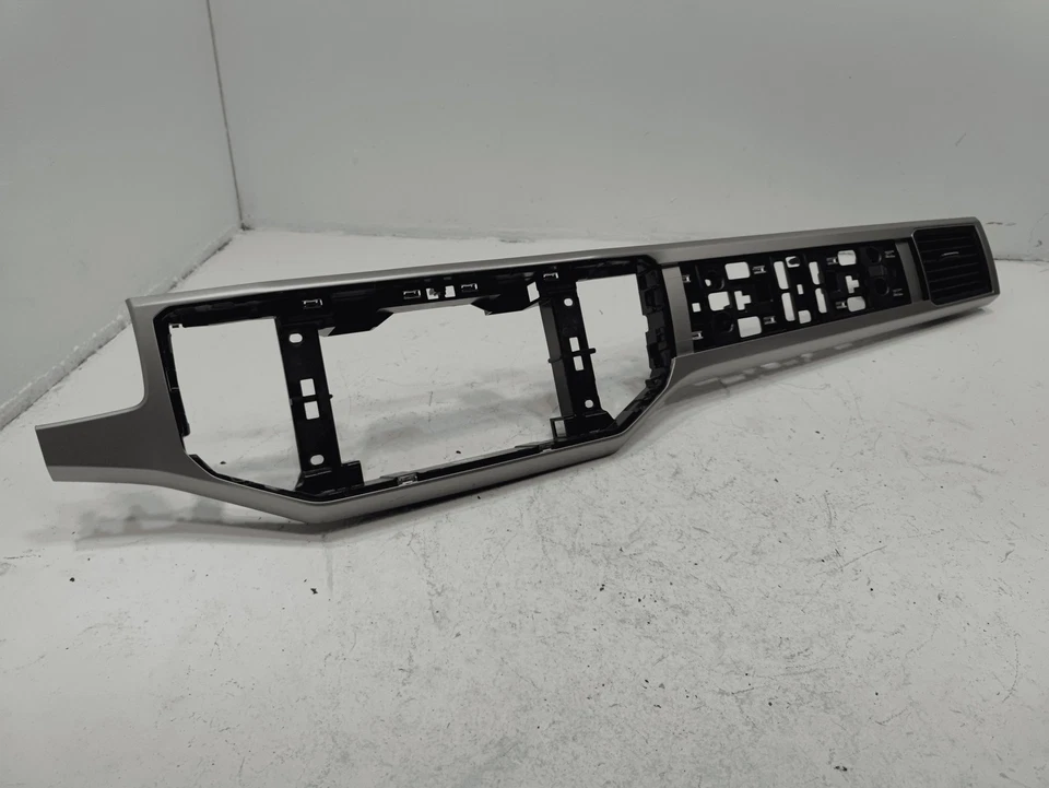 2018-2019 VOLKSWAGEN ATLAS DASH PASSENGER SIDE TRIM COVER W/ AIR VENT GRILLE OEM - Imagem 1 de 4