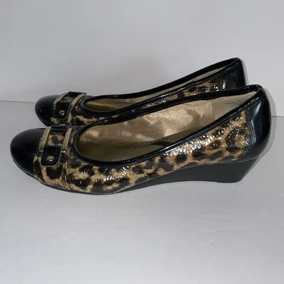 Zapatos de cuña Anne Klein deportivos con estampado de leopardo para mujer 6,5 M hebilla en tono dorado Foto 1 de 4