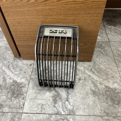 Mercury Cougar XR7 1970 y capó estándar parrilla central original 70 Foto 1 de 4