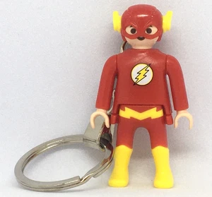 Playmobil Flash  Keychain DC © KINDER SURPRISE LIMITED EDITION Superhero C8 - Picture 1 of 3