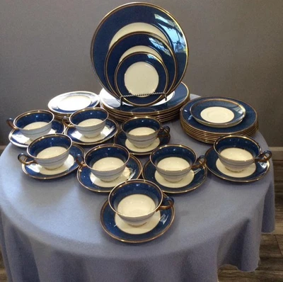 Juego de 8 porcelana de hueso Wedgwood azul Swinburne CINCO piezas ajustes de lugar, X9339 Foto 1 de 4