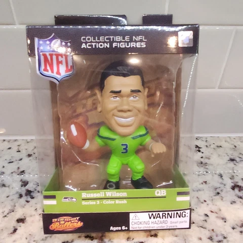 NFL Teenymates 2021 Series 3 Big Shot Ballers Seahawks QB Russell Wilson figure Cover