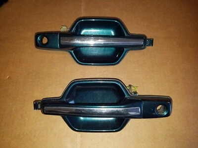 2001-2006 MITSUBISHI MONTERO ПЕРЕДНИЙ ВОДИТЕЛЬ ПАССАЖИРСКАЯ ЗЕЛЕНАЯ ВНЕШНЯЯ ДВЕРНАЯ РУЧКА - Изображение 1 из 4